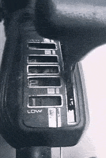 這么高的配置，你知道這是什么車嗎？.gif