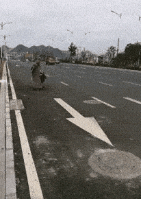 我沙和尚念經(jīng)歸來。你見過我的主人嗎？.gif