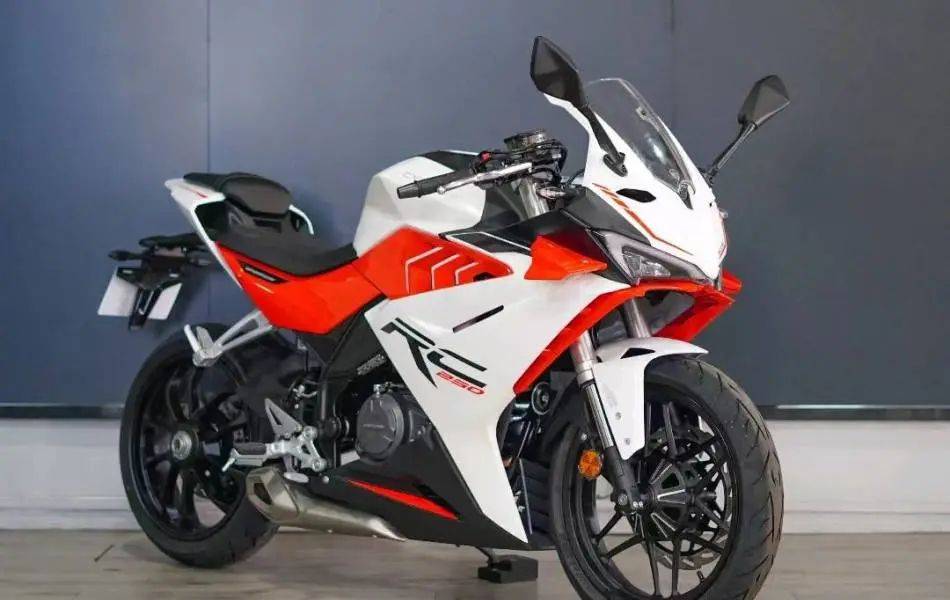 QJMOTOR賽250.jpeg