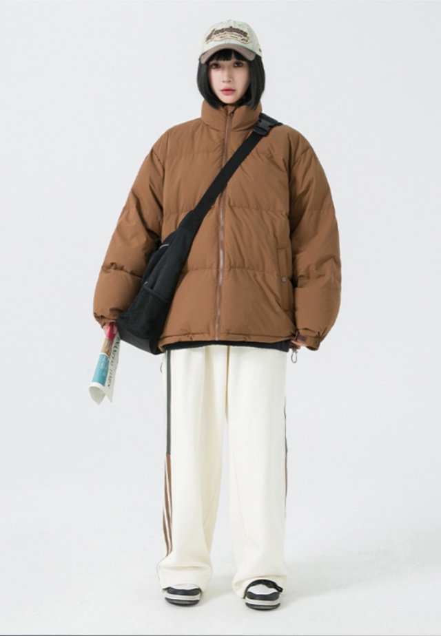 如果你對自己的身高不是很滿意，短款羽絨服搭配高腰闊腿讓你無限顯高.jpg