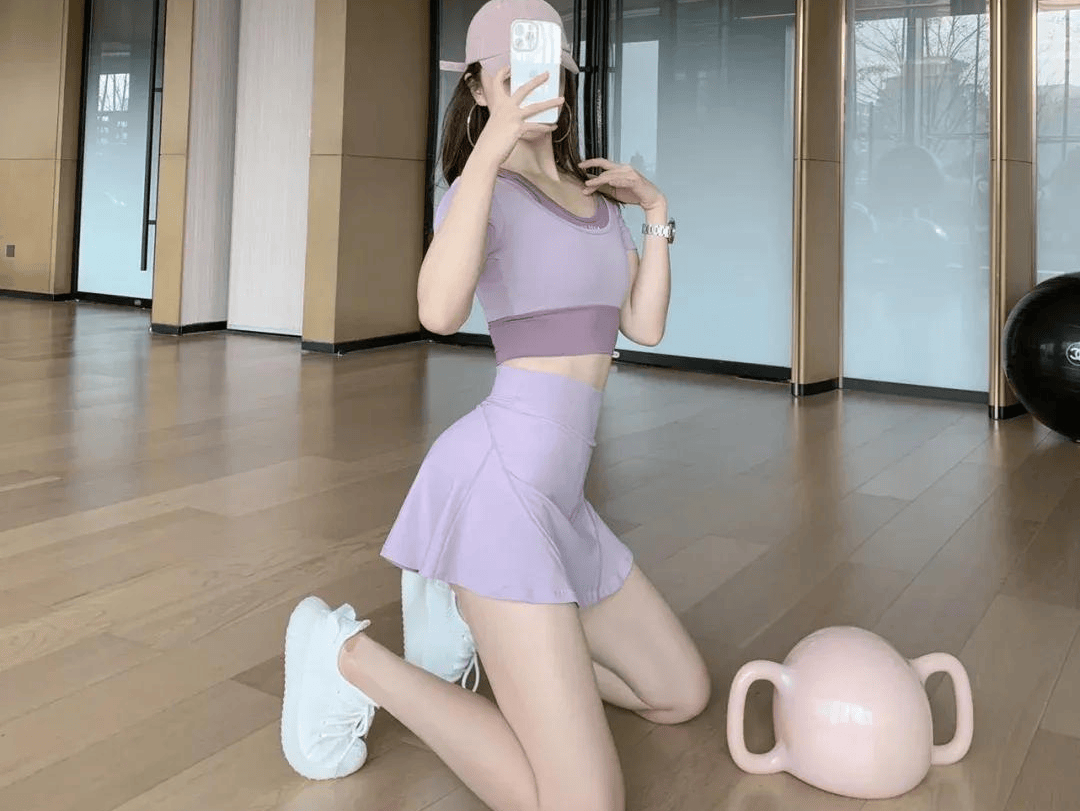 性感身材的誘惑，從穿上瑜伽運動服開始！